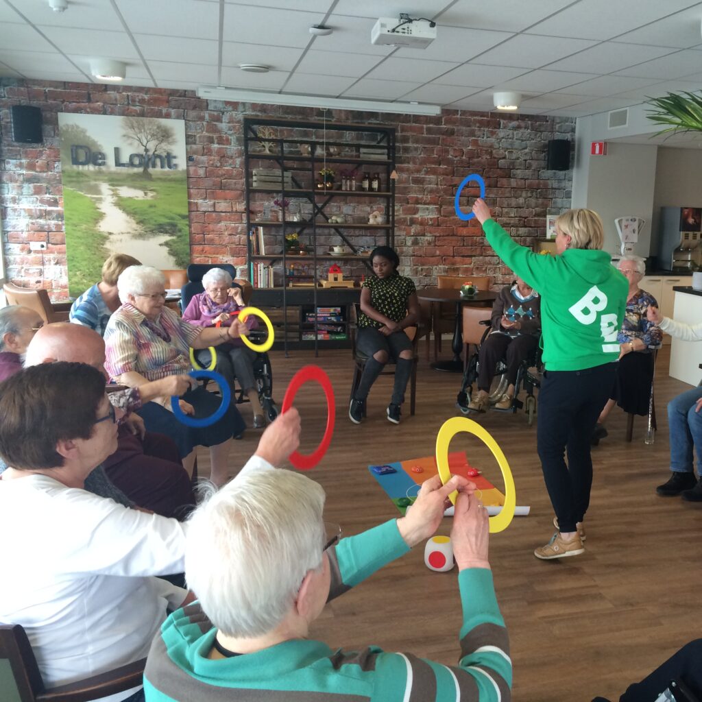 BeweegBuro in actie met sport en spel voor senioren in Hoogeloon